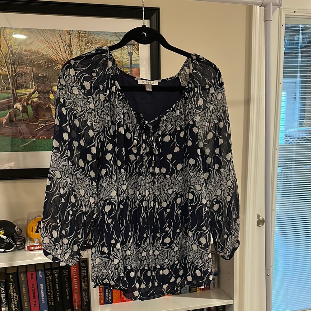 Roz & Ali Navy and White Ruched 3/4 Sleeve Blouse